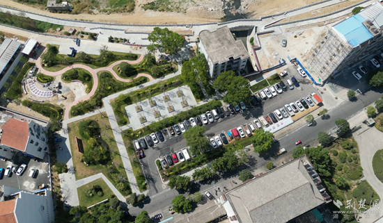 改造后的陵園社區(qū)沿河西路停車場及口袋公園_副本.png.png