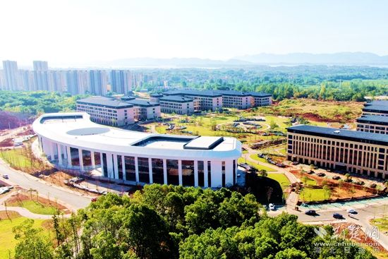 38大學(xué)生活動中心.JPG.JPG