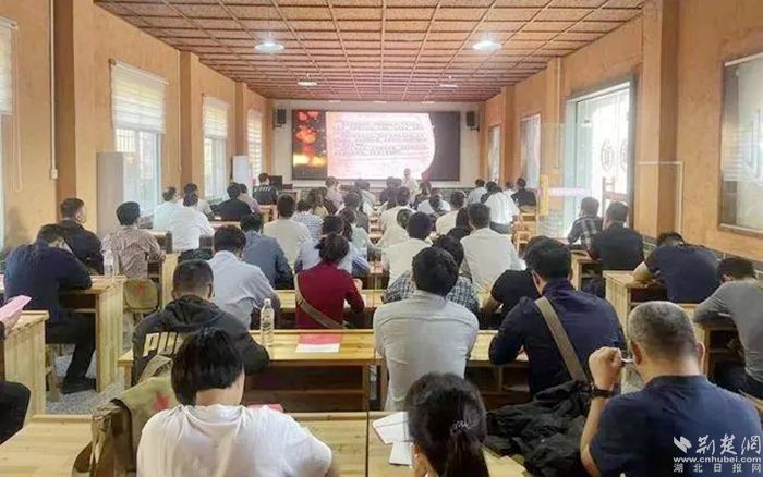 寧波、黃岡兩地人才交流現(xiàn)場(chǎng)。.webp.jpg.jpg